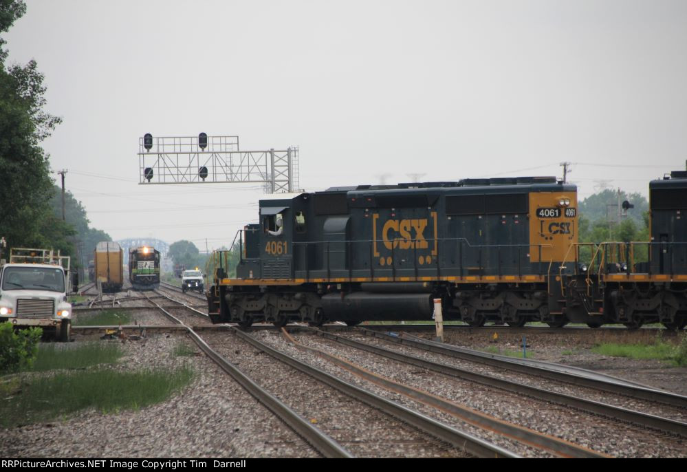 CSX 4061 on Y310